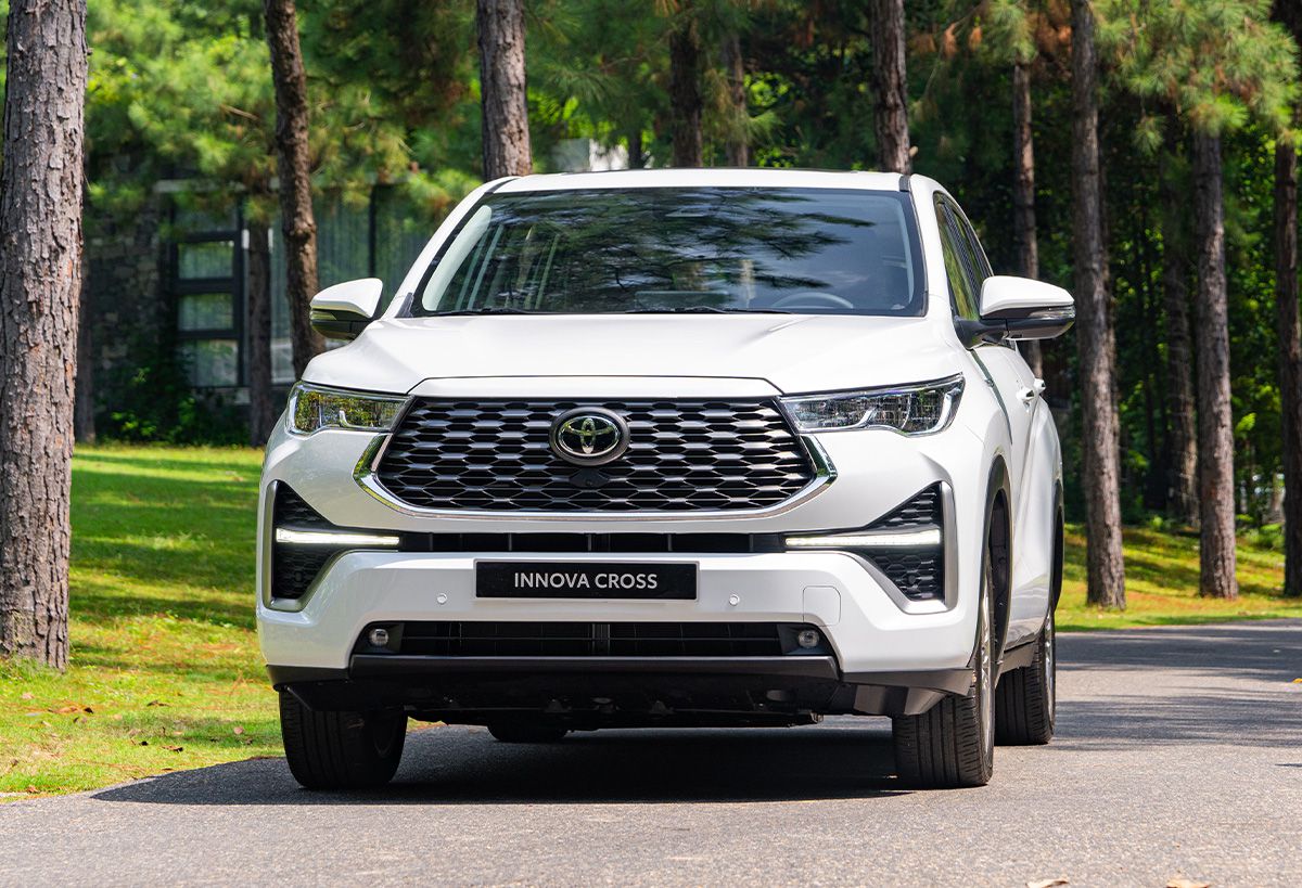 Các dòng xe toyota 7 chỗ - Toyota Innova Cross