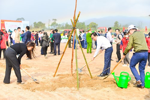  “Tết trồng cây” là phong tục cổ truyền tốt đẹp của dân tộc Việt Nam, hưởng ứng lời kêu gọi của Chủ tịch Hồ Chí Minh từ năm 1959. Ngày nay, biến đổi khí hậu toàn cầu đang đe doạ cuộc sống của con người trên toàn cầu, vì vậy phát triển kinh tế bền vững đi đôi với bảo vệ môi trường nhằm ứng phó với những tác động của biến đổi khí hậu đã trở thành yêu cầu sống còn với mọi quốc gia. Việc trồng cây, trồng rừng và bảo vệ rừng ngày càng có ý nghĩa to lớn và hết sức quan trọng.