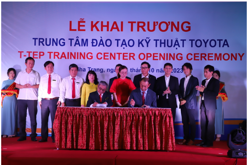 Toyota Việt Nam mở rộng Chương trình Đào tạo Kỹ thuật Toyota (T-TEP) năm 2023 tới hai trường, Cao đẳng Kỹ Thuật Công Nghệ Nha Trang (Khánh Hòa) và Đại học Vinh (Nghệ An)